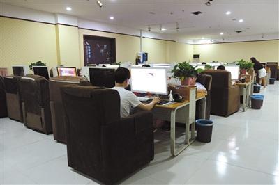 河南郏县千机数据的办公室，如同一个大网吧。
